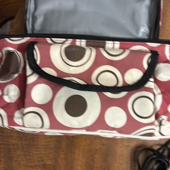 Contain Hot Rollers in convenient stylish carry all bag. - Picture 7 of 10